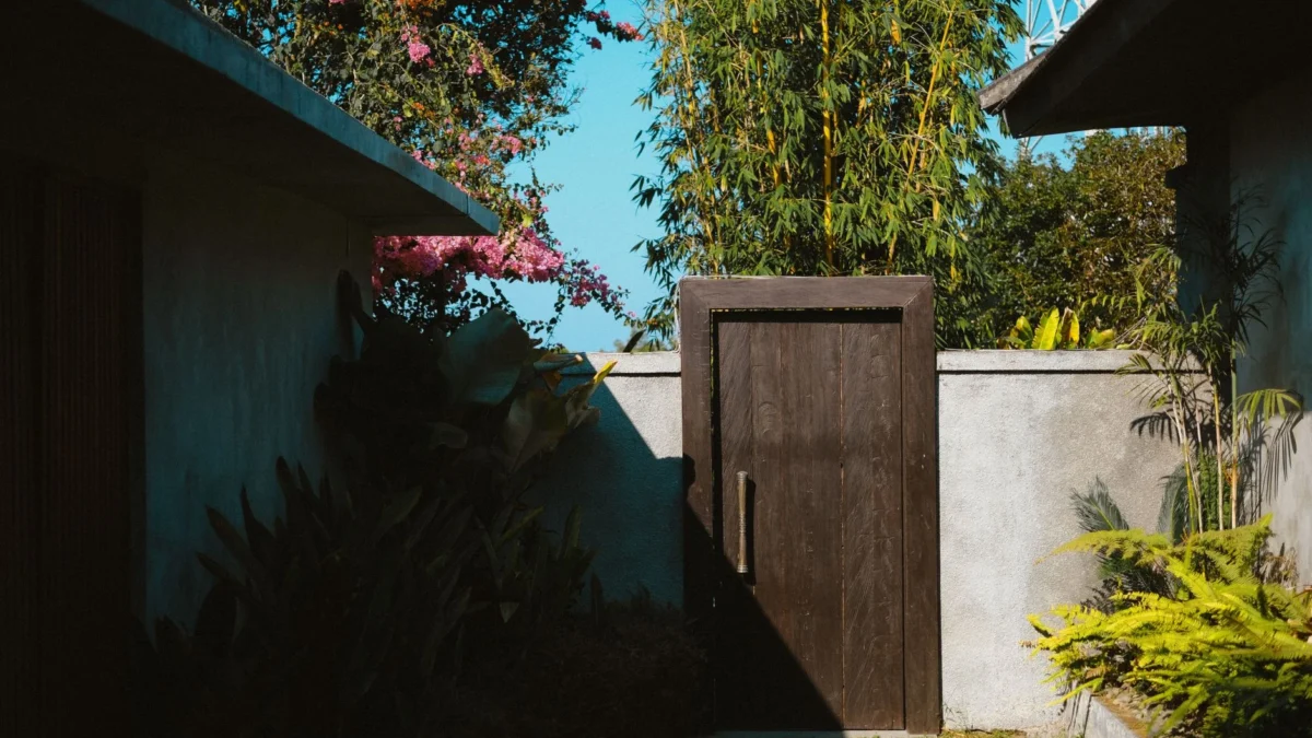 Pagar Kayu Minimalis Terbaik untuk Mempercantik Tampilan Rumah Modern