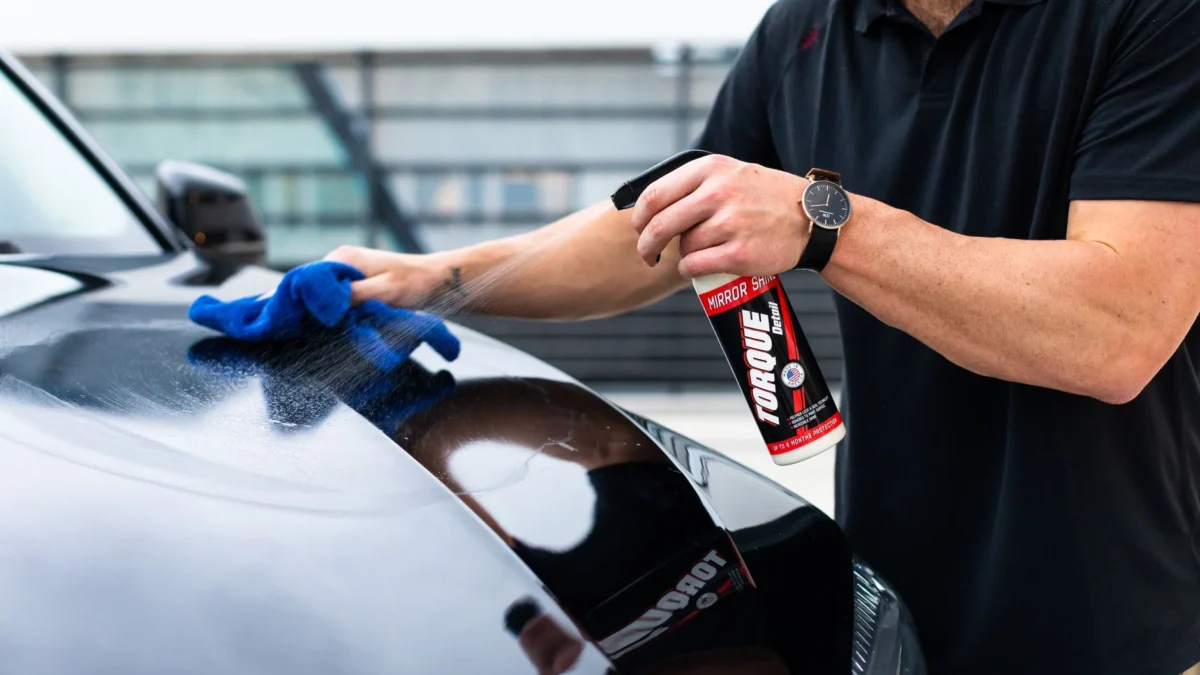 Trik Perawatan Cat Mobil Warna Hitam Supaya Bebas Swirl Mark